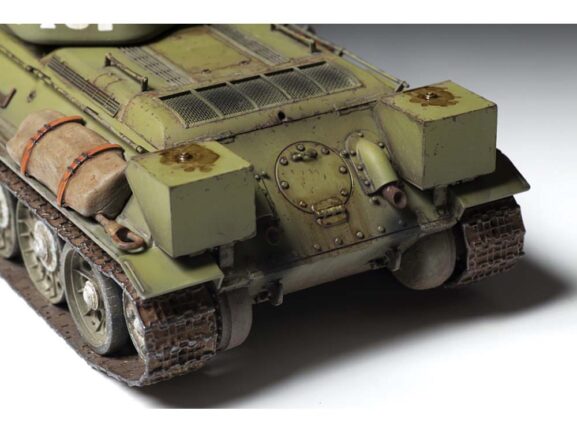 Советский средний танк Т-34/76 (обр. 1942) (1:35) (Подарочный набор)-фото4