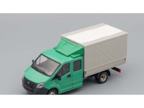 Грузовик ГАЗель Next A22R33 бортовой с тентом и обтекателем (зеленый/серый)-фото1