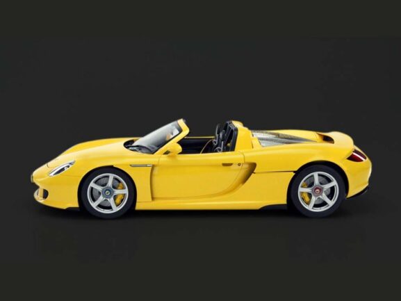 Автомобиль Porsche Carrera GT-фото3