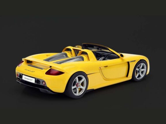 Автомобиль Porsche Carrera GT-фото5