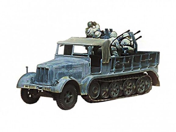 Немецкий полугусеничный тягач Sd.Kfz.7/1 с 20мм зенитной установкой-фото2