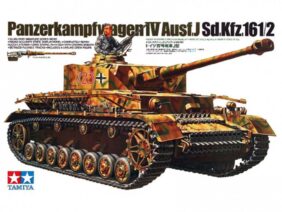Немецкий средний танк Pz.Kpfw.IV Ausf.J (T-IV) с фигурой танкиста-фото1