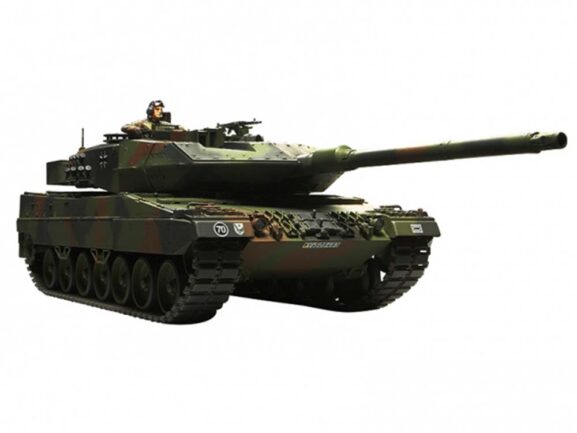 Немецкий основной боевой танк Leopard 2A6 (Tamiya)-фото2