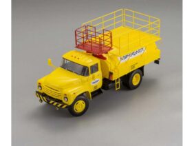 Автомобиль для обслуживания самолетов АС-157 (ЗИЛ-130) (в боксе)-фото1