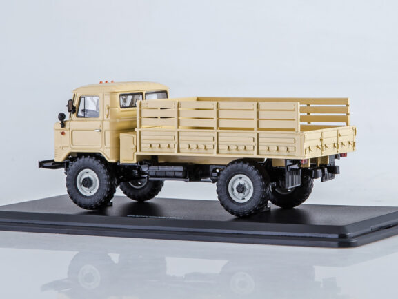 Грузовик ГАЗ-66 бортовой (бежевый)-фото4