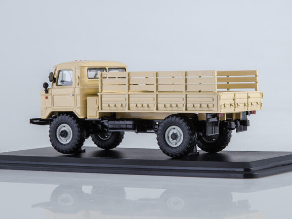Грузовик ГАЗ-66 бортовой (бежевый)-фото8