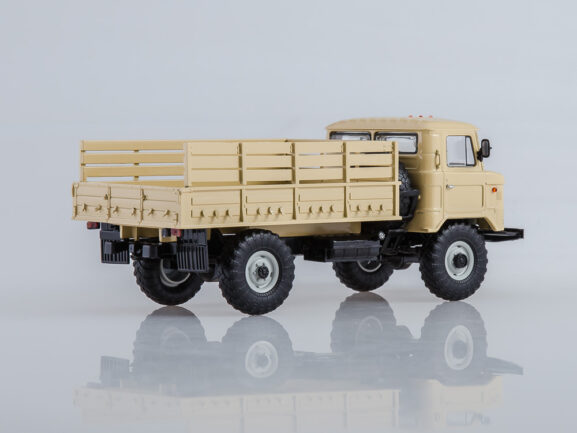 Грузовик ГАЗ-66 бортовой (бежевый)-фото14