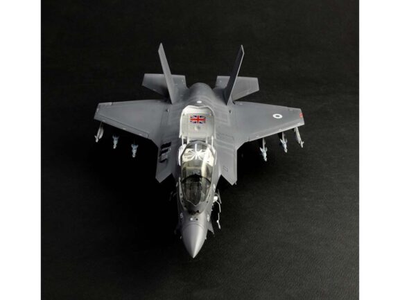 Истребитель-бомбардировщик Lockheed Martin F-35B Lightning II (1:48)-фото5