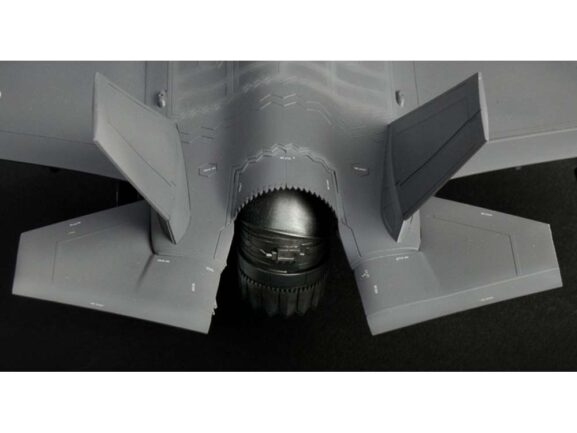 Истребитель-бомбардировщик Lockheed Martin F-35B Lightning II (1:48)-фото7
