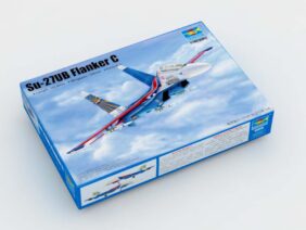 Российский учебно-боевой самолет Су-27УБ (1:144)-фото1
