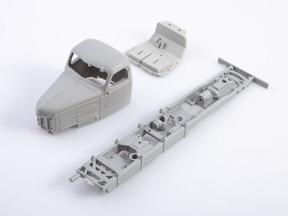 Грузовик ЗИЛ-132С бортовой (AVD Models)-фото2