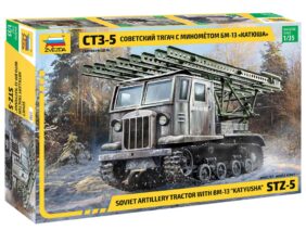 Советский гусеничный тягач СТЗ-5 с минометом БМ-13 Катюша-фото1