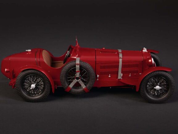 Автомобиль Alfa Romeo 8C 2300 Roadster-фото9
