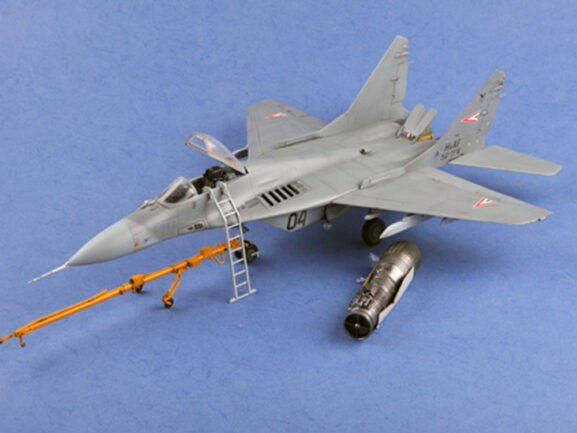 Легкий фронтовой истребитель МиГ-29А Fulcrum (Trumpeter)-фото17