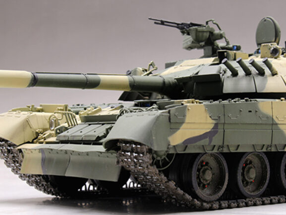Российский основной боевой танк Т-80УД (Trumpeter)-фото14