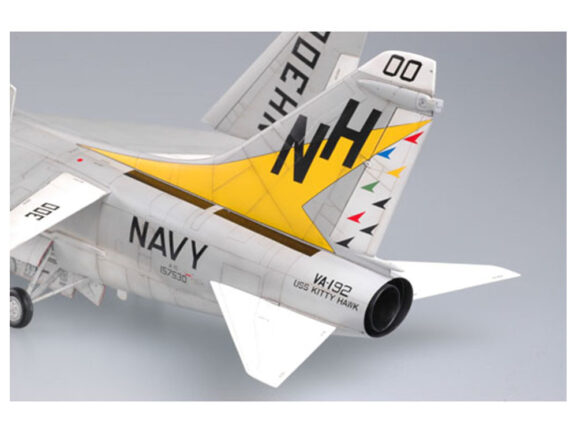 Американский штурмовик LTV A-7E Corsair II (1:32)-фото16