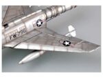 Американский истребитель North American F-100D Super Sabre (1:32)-фото21