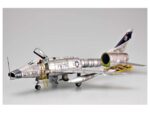 Американский истребитель North American F-100D Super Sabre (1:32)-фото18