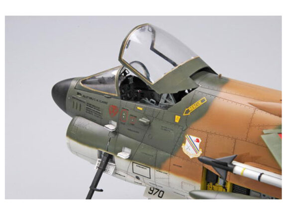 Американский штурмовик LTV A-7D Corsair II-фото22