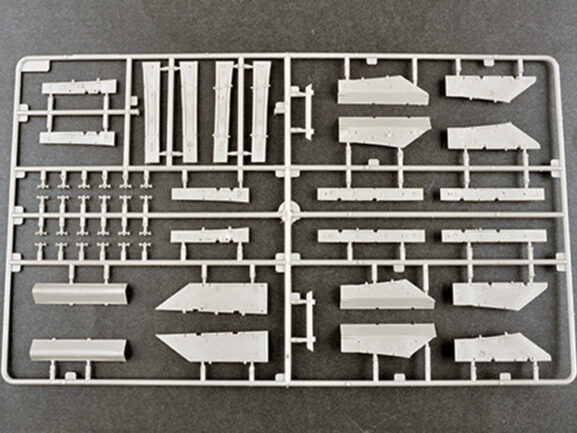 Американский истребитель North American F-100F Super Sabre (1:32)-фото7