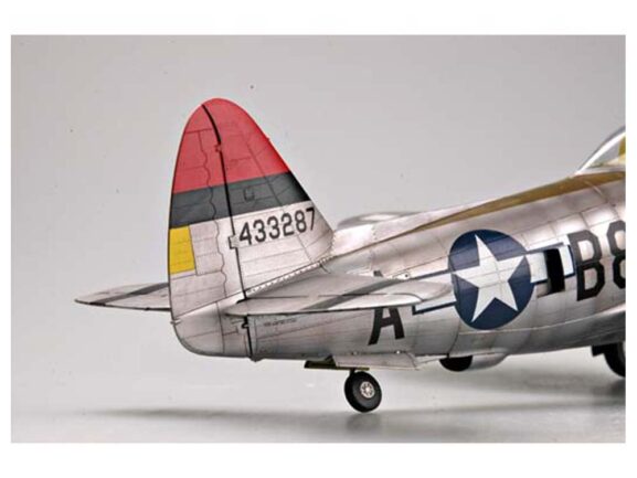 Американский истребитель P-47D Thunderbolt Bubbletop (1:32)-фото13