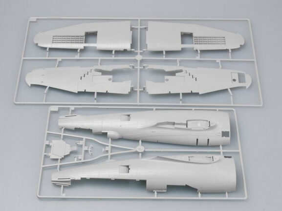Американский истребитель P-47D Thunderbolt Bubbletop (1:32)-фото2