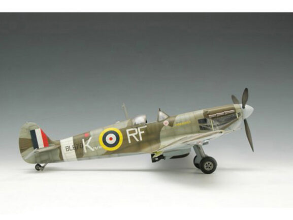 Британский истребитель Supermarine Spitfire Mk.Vb (Trumpeter)-фото11