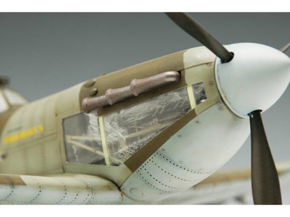 Британский истребитель Supermarine Spitfire Mk.Vb (Trumpeter)-фото4