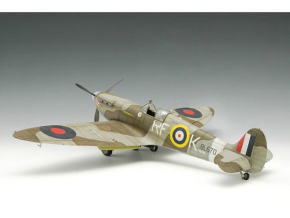 Британский истребитель Supermarine Spitfire Mk.Vb (Trumpeter)-фото7