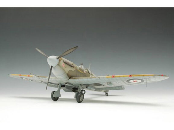 Британский истребитель Supermarine Spitfire Mk.Vb (Trumpeter)-фото9