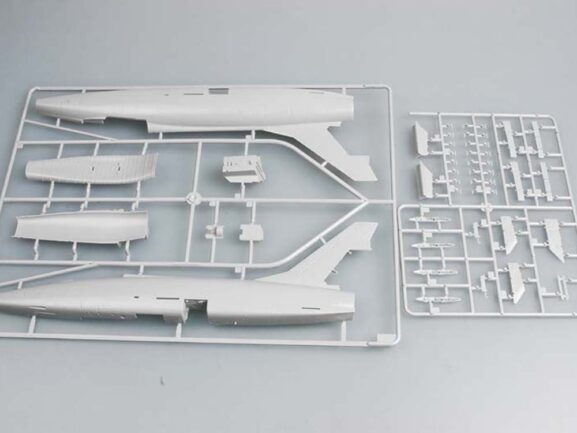 Американский истребитель North American F-100D Super Sabre (1:48)-фото5