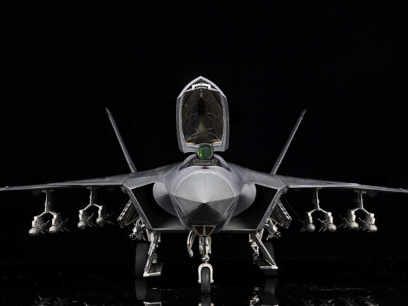 Китайский истребитель Chengdu J-20 (Mighty Dragon Beast Mode Beast Mode)-фото16