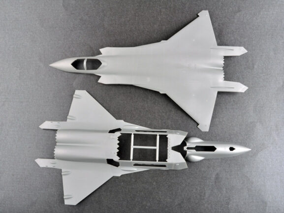 Китайский истребитель Chengdu J-20 (Mighty Dragon Beast Mode Beast Mode)-фото2