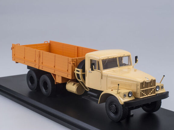 Грузовик КРАЗ-257Б1 бортовой (бежевый/оранжевый)-фото7