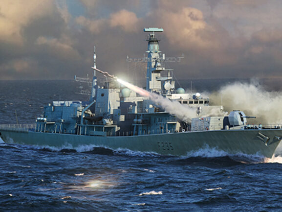 Британский фрегат HMS Monmouth F235 (Монмут) (1:700)-фото2