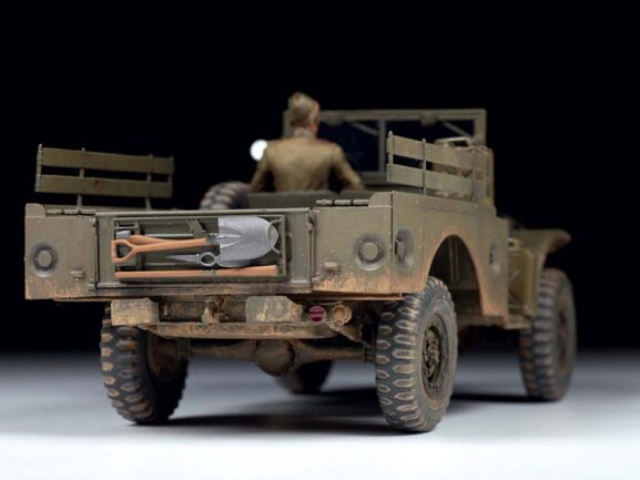 Американский армейский автомобиль Dodge WC-52 Три четверти с лебедкой-фото3