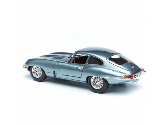 Автомобиль Jaguar E-Type Coupe Silver-фото10