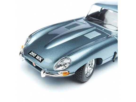Автомобиль Jaguar E-Type Coupe Silver-фото6