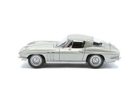 Автомобиль Chevrolet Corvette 1965 silver-фото2
