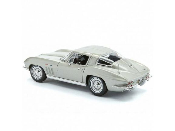 Автомобиль Chevrolet Corvette 1965 silver-фото6