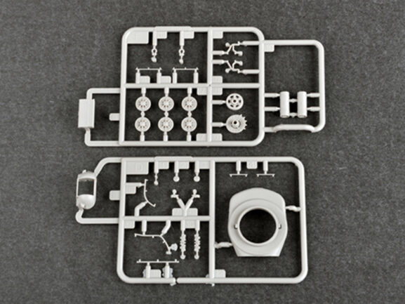 Советский тяжелый танк КВ-85 (1:72)-фото4