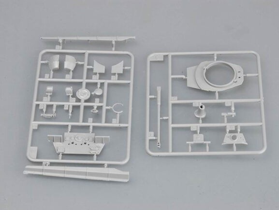 Немецкий тяжелый танк Pz.Kpfw.VI Королевский Тигр с башней Хеншель (Trumpeter)-фото3