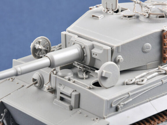 Немецкий тяжелый танк Pz.Kpfw.VI Ausf.E «Тигр» (T-VI) с циммеритом-фото13