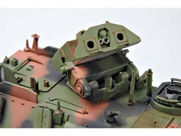 Канадская боевая разведывательная машина LAV-AT (Trumpeter) — изображение 10