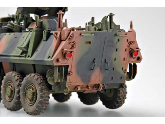 Канадская боевая разведывательная машина LAV-AT (Trumpeter) — изображение 8