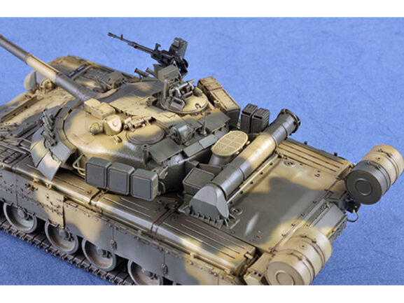 Российский основной боевой танк Т-80У (Trumpeter) — изображение 16