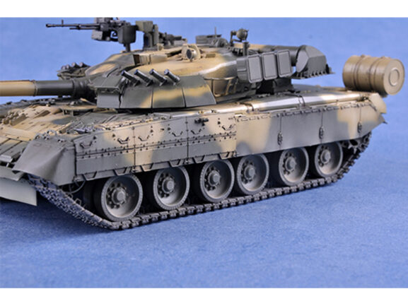 Российский основной боевой танк Т-80У (Trumpeter) — изображение 20
