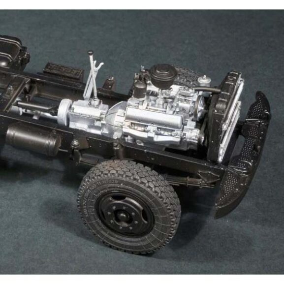 Грузовик ЗИЛ-130 бортовой (1:35) (AVD Models) — изображение 21
