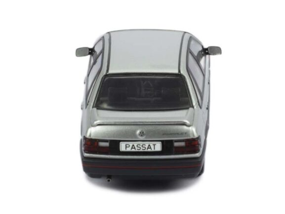 Автомобиль Volkswagen Passat GT 1988 silver — изображение 6