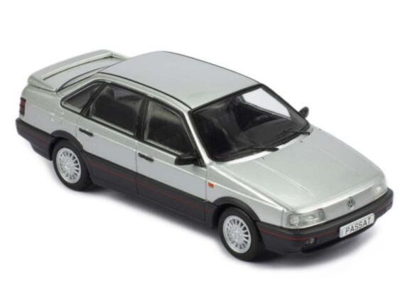Автомобиль Volkswagen Passat GT 1988 silver — изображение 7